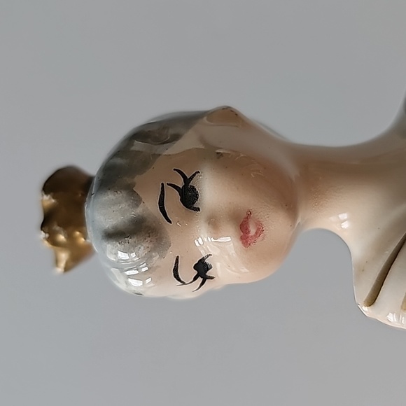 Vintage Ceramic Ballerina Figurine with Gold accents Made in Japan - Picture 4 of 16